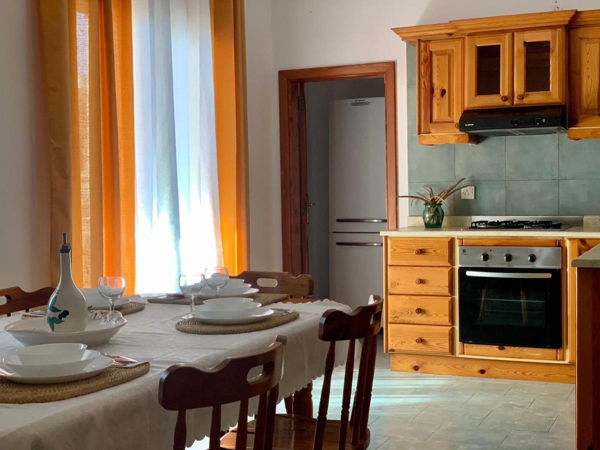 Tal-Mirakli Apartment Gharb  Ngoại thất bức ảnh