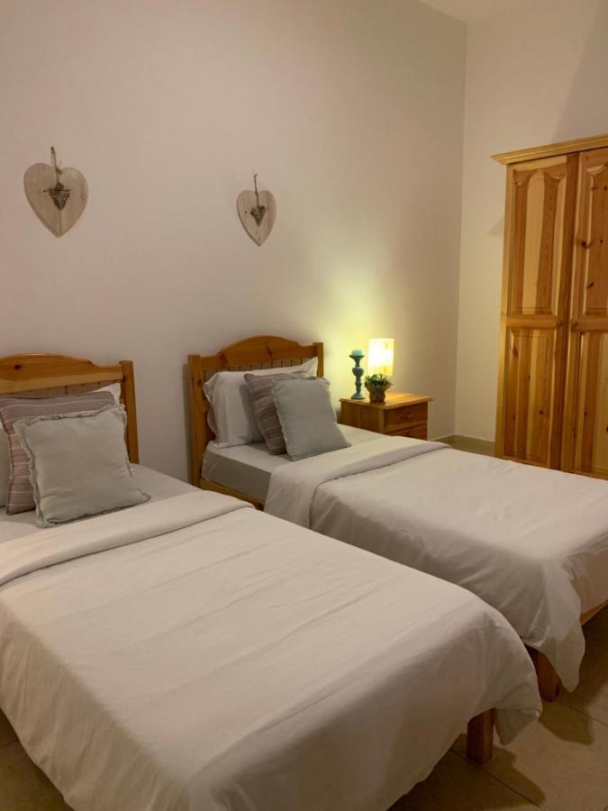 Tal-Mirakli Apartment Gharb  Ngoại thất bức ảnh
