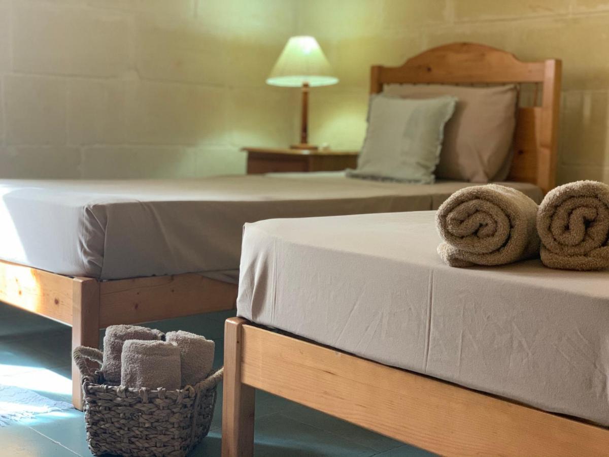 Tal-Mirakli Apartment Gharb  Ngoại thất bức ảnh